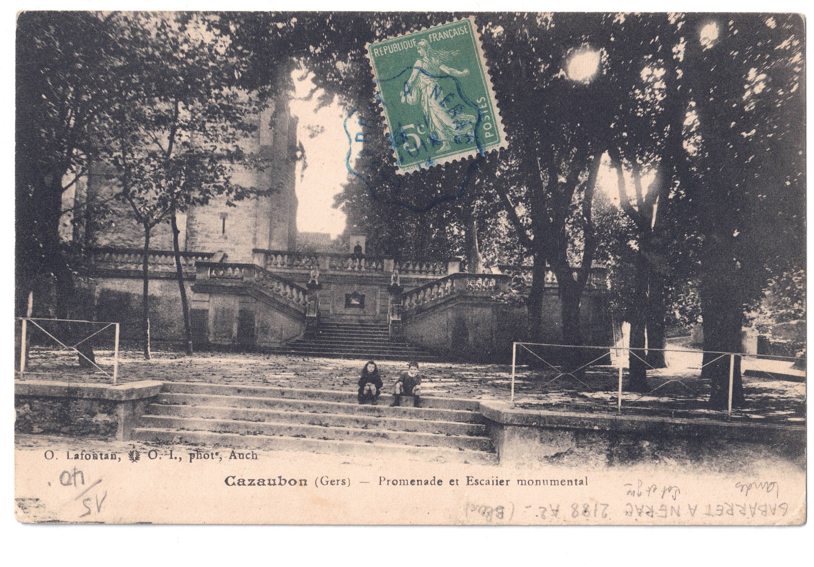 L'escalier monumental de la place de l'Église — I