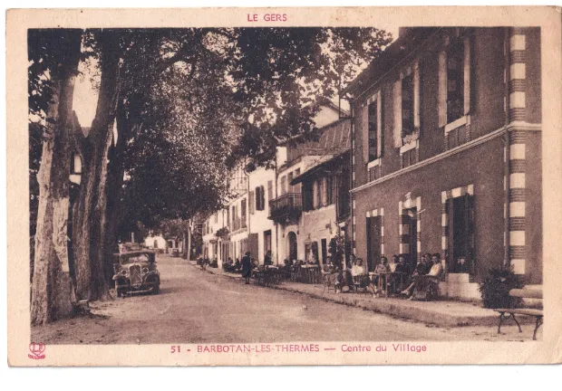 Le centre du village de Barbotan