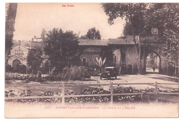 La porte et l'église