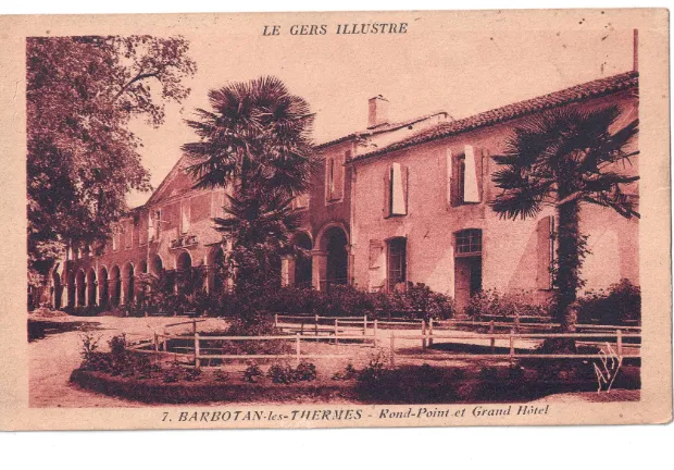 Le rond-point et le Grand Hôtel