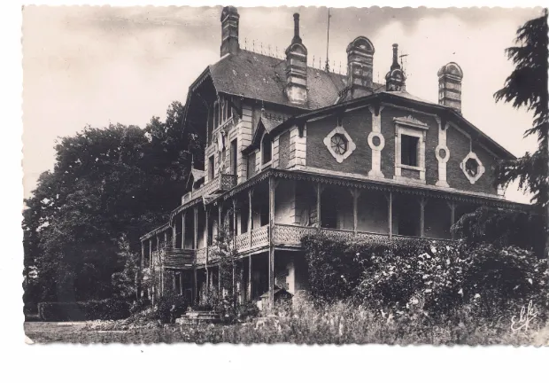 Le Chalet — IV
